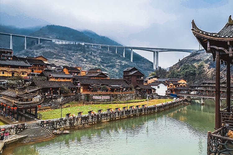 首页 大陆 湖南张家界 mo rong miao village 墨戎为苗语,意为「有龙